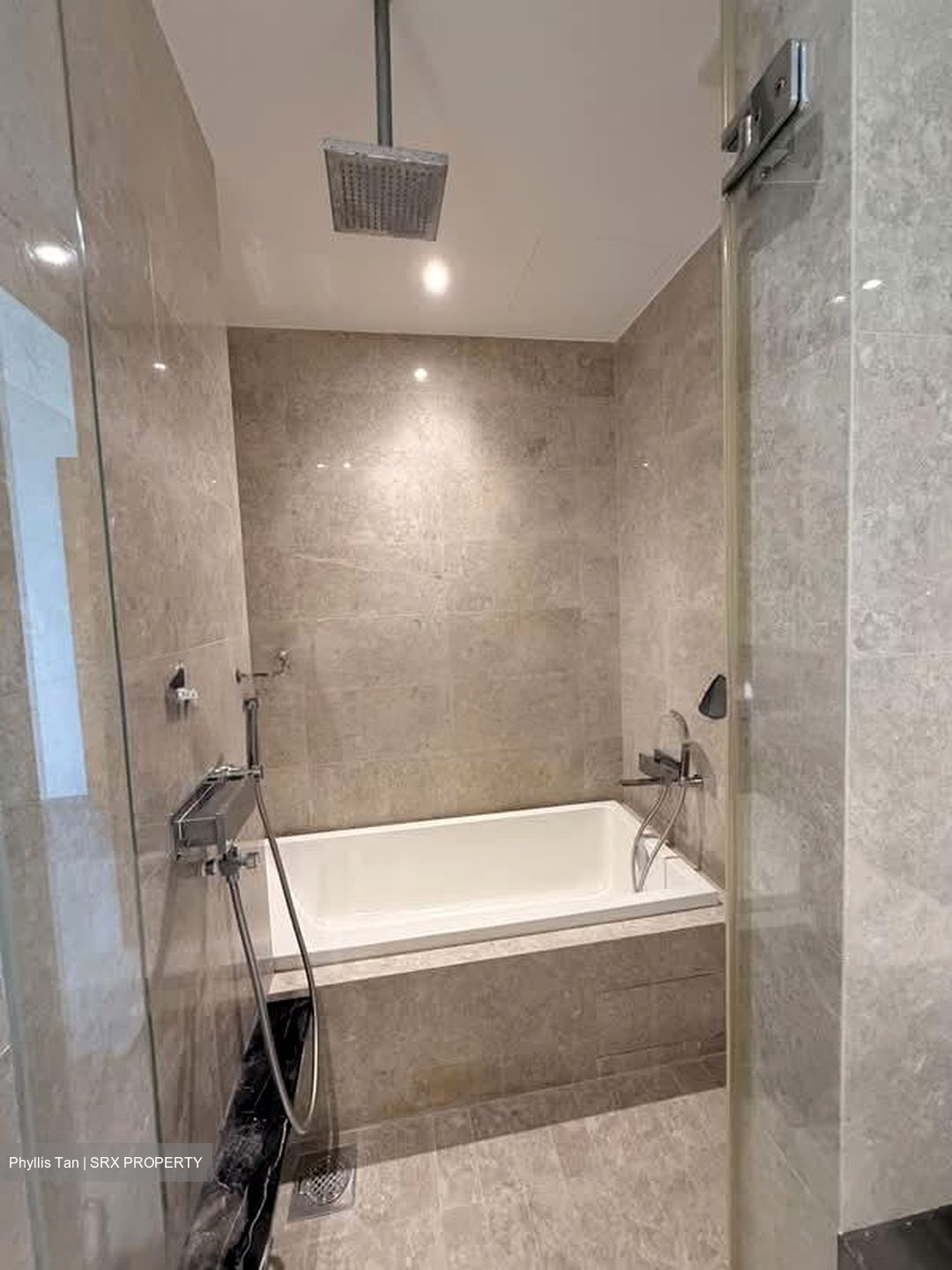 Marina Bay Residences (D1), Condominium #588188381